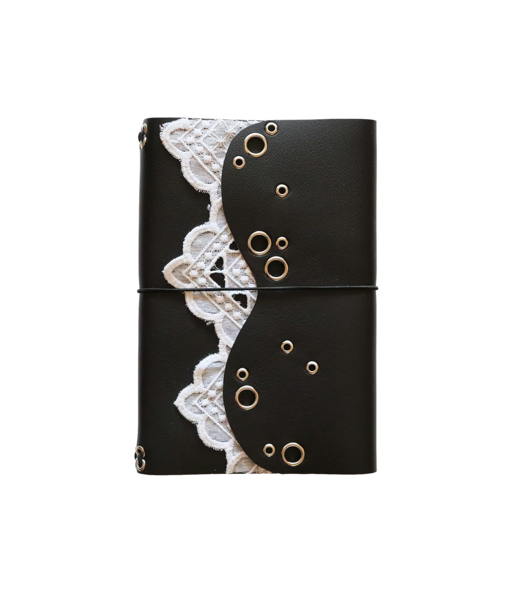 Carnet Lisse vague dentelle blanche A5 – carnet fait main en simili-cuir, Destiny