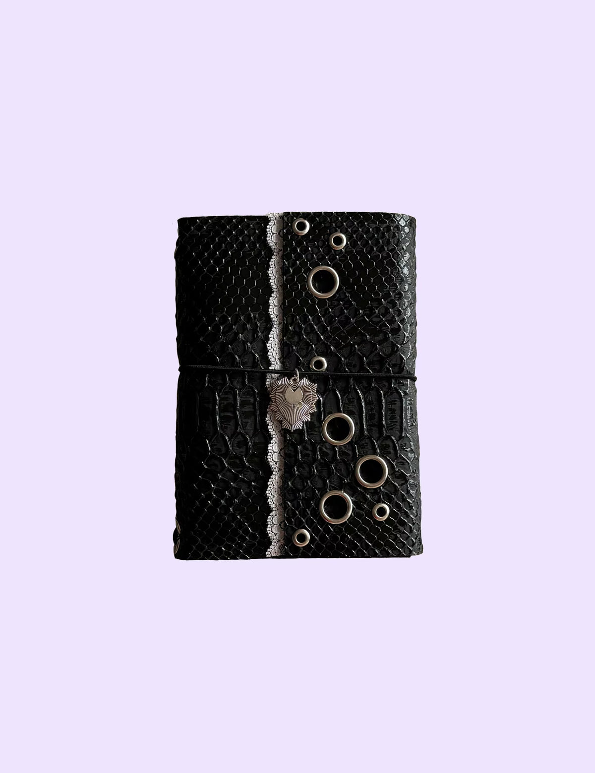 Carnet Python dentelle blanche A6, carnet artisanal en simili-cuir, vue de face