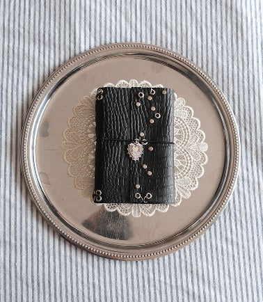 Carnet Croco clous cœur sacré A6