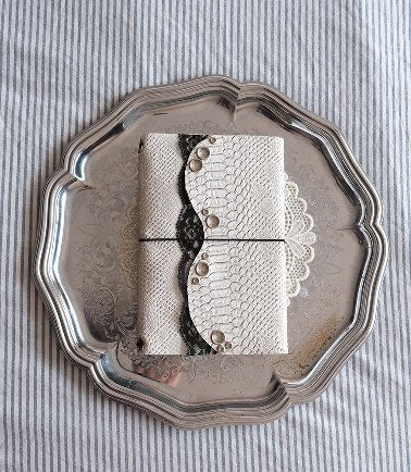 Carnet Python blanc dentelle noire A5